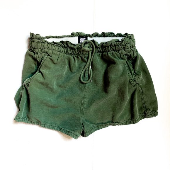 UO green brady tencel paperbag shorts XL - Picture 2 of 6